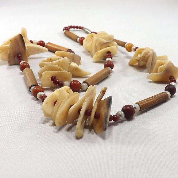 Vintage 1960s Shell Wood Beaded Necklace Boho Natural Beads 20" - Picture 8 of 10